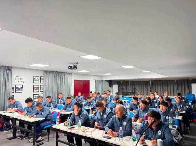 足协举办2015年职业联赛裁判监督和裁判员培训